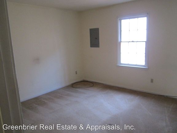 3rd image of 2308B Miller Ave