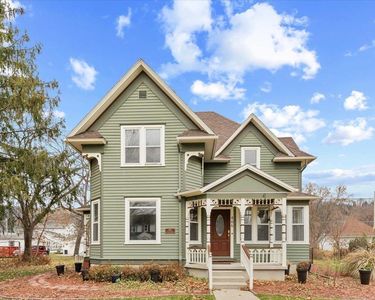 406 Center Ave, Decorah, IA, 52101