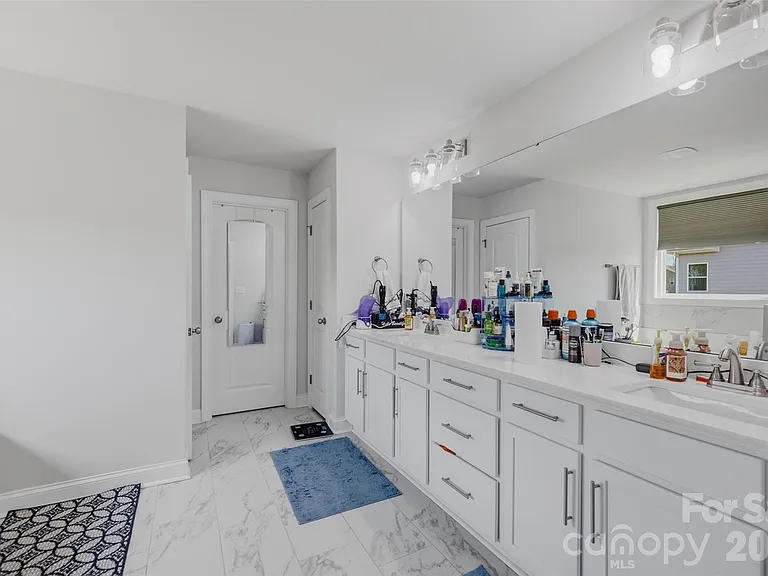 1136 Ashe Meadow Dr — Photo 5