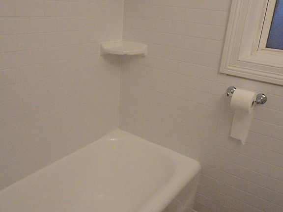 2nd image of 1259 W Lunt Ave #216