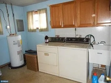 371 Livezey St — Photo 7