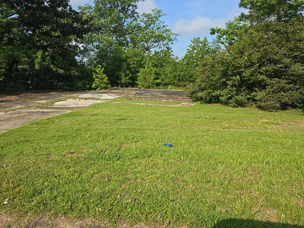 6842 Playfield Dr, Columbus, GA 31907