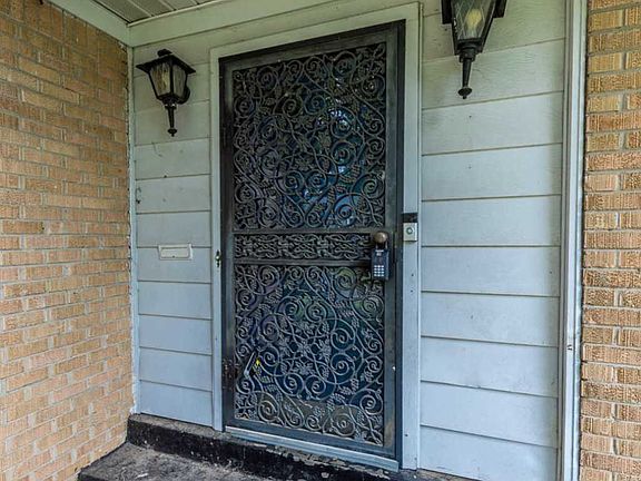 2nd image of 3738 Philwood Ave