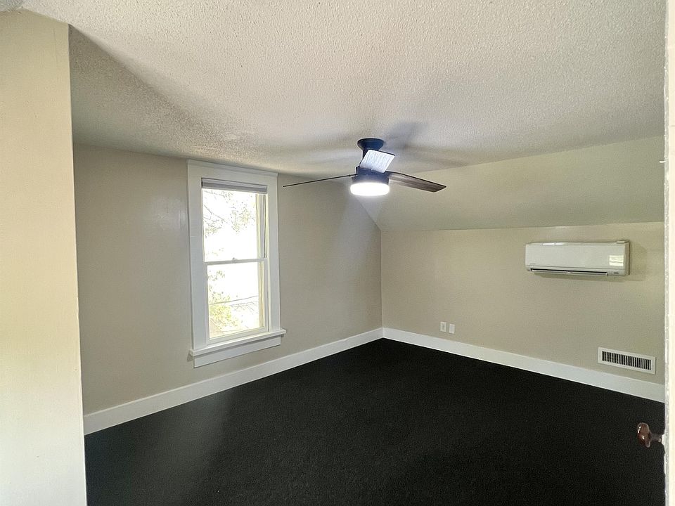 2nd Bedroom (3rd same size)