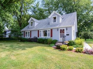 830 6th St, Kalona, IA 52247
