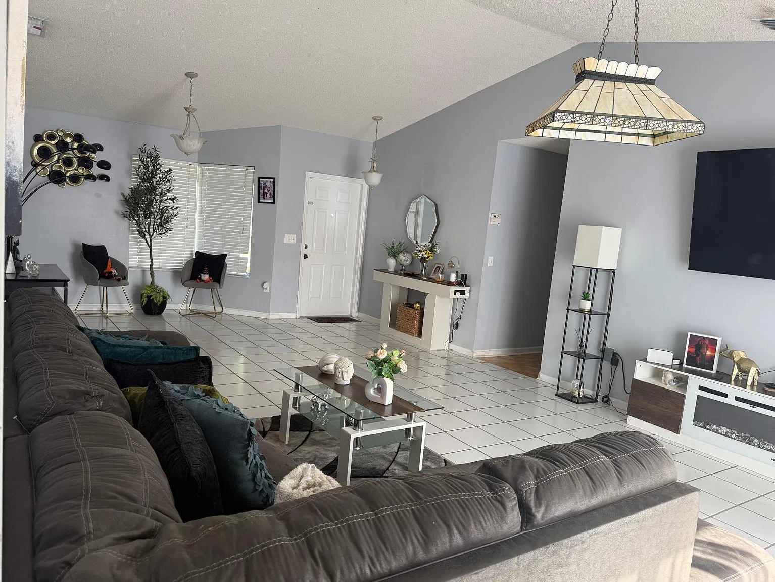 3 bed, 1711 sqft, $3,275 — Photo 4