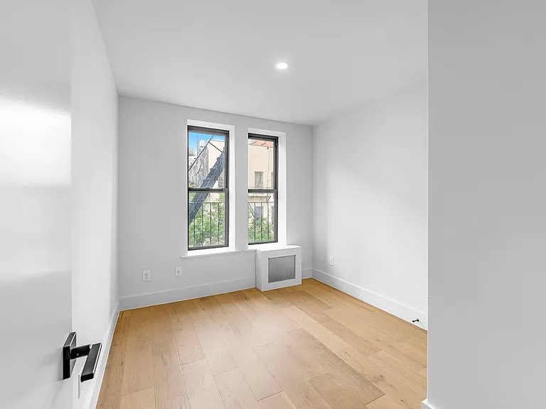 236 W 15th St #31 — Photo 9