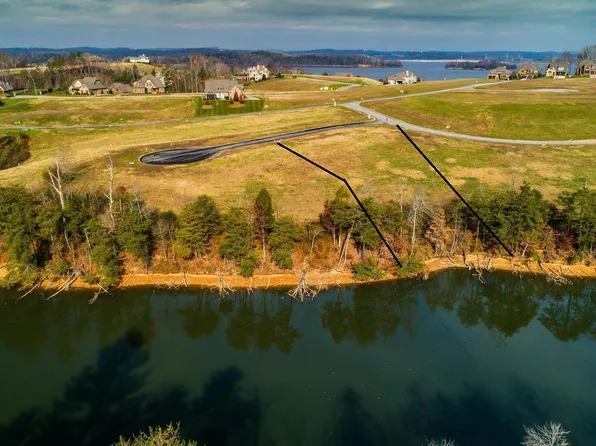 205 Admiral Ct, Lenoir City, TN 37772