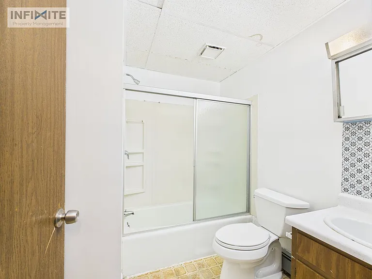 323 N 16th Ave — Photo 12