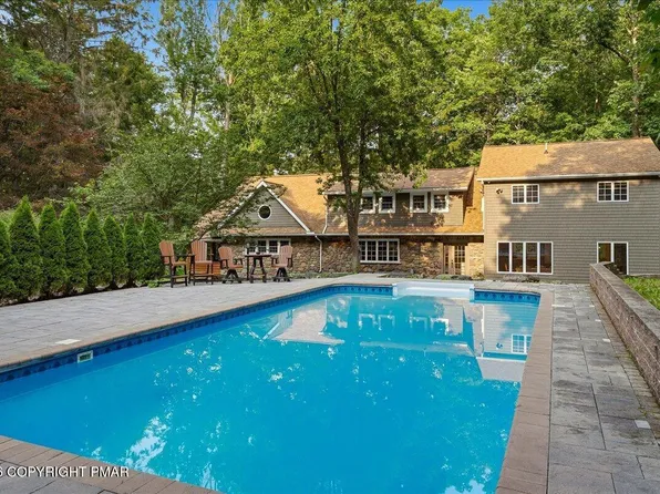 360 Babbling Brook Rd, Scotrun, PA 18355