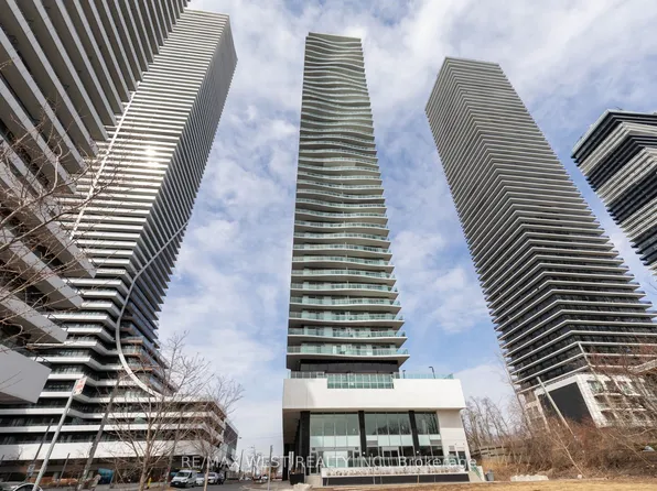 33 Shore Breeze Dr #802, Toronto, ON M8V 0G1