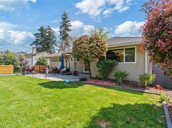 104 Burnett Rd, View Royal, BC V9B 4P7