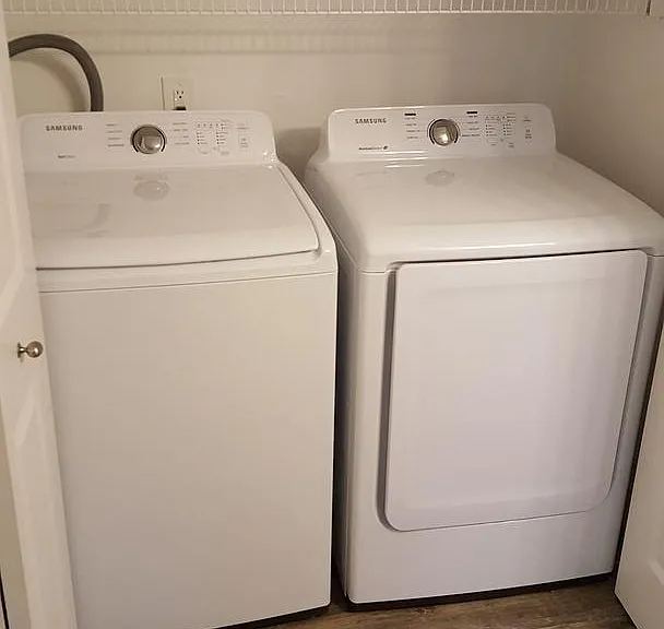 Renovated - Bathroom - Washer and dryer included in Renovated style
