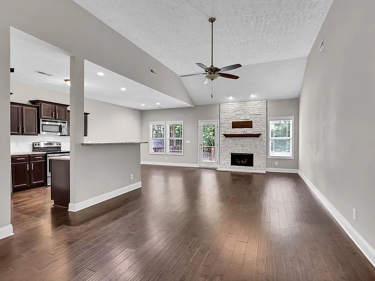 987 Promenade Dr — Photo 6