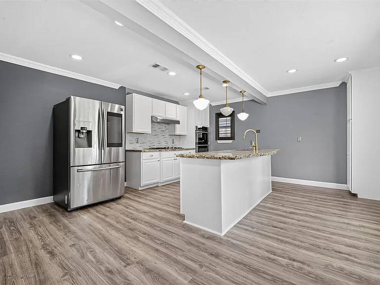 7713 Yoe St — Photo 14
