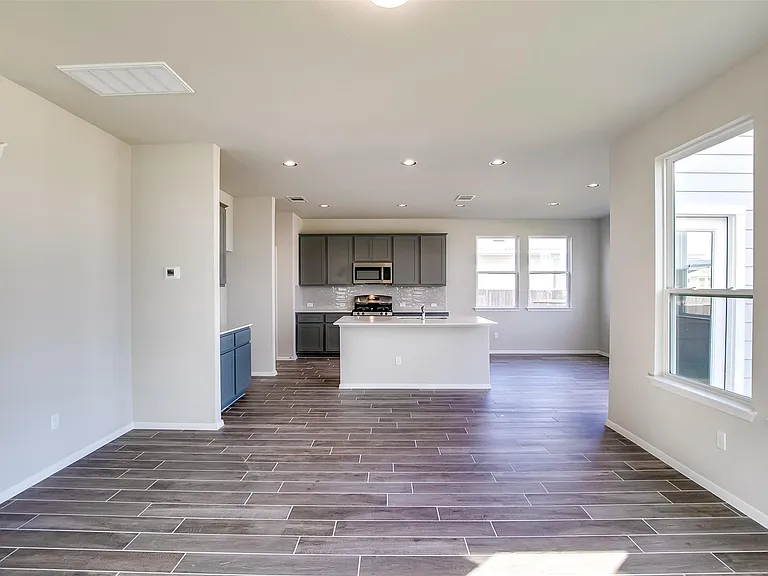 212 Stein Rd — Photo 8