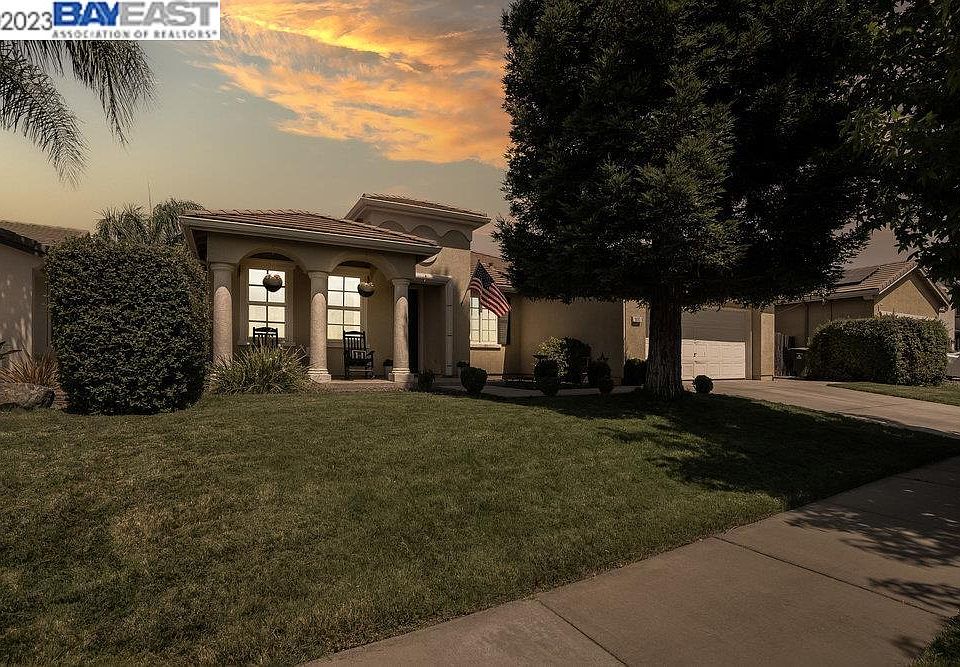 1st image of 1693 Churchill Way