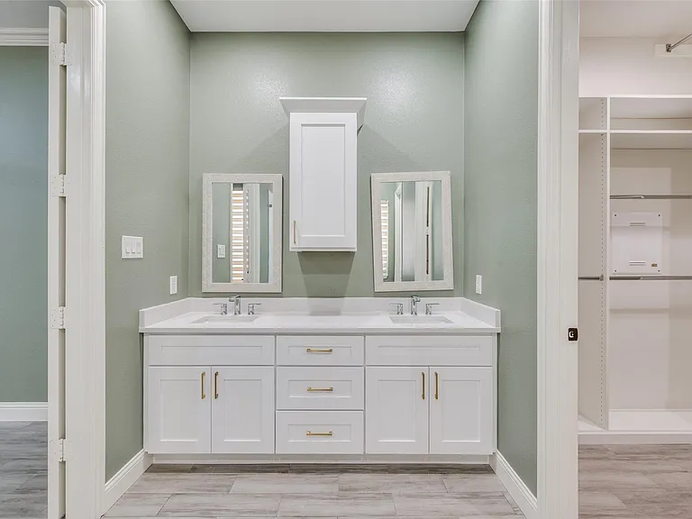 4068 Winsor Dr — Photo 13