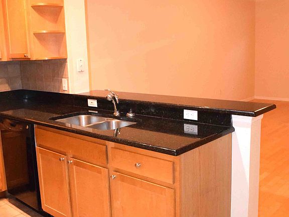 2. GK 6305_kitchen_b