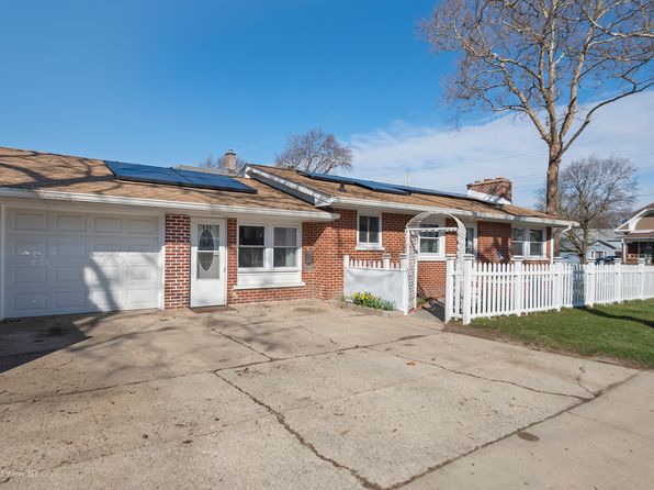 Aurora, IL Real Estate & Homes for Sale