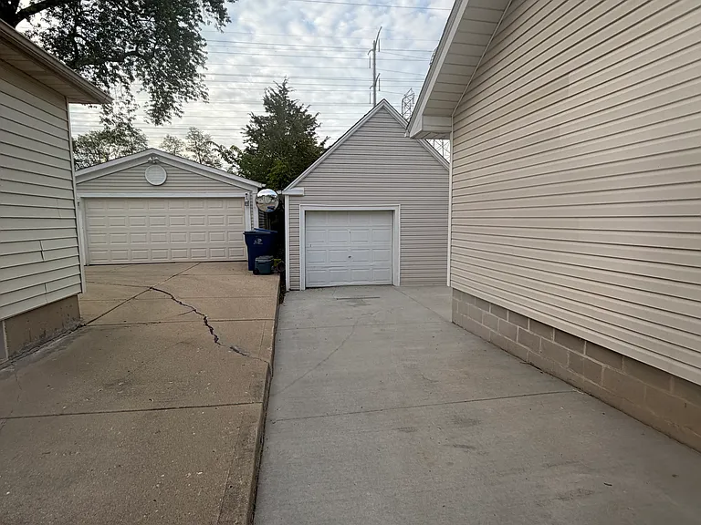 116 E Keith Ave — Photo 2