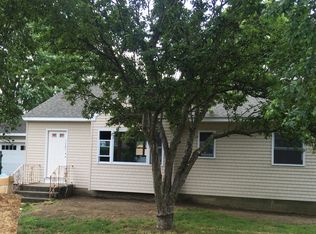 11 Orville Dr, Newport, RI 02842