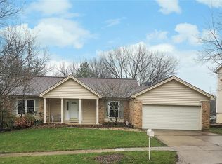 16512 Forest Pine Dr, Ballwin, MO