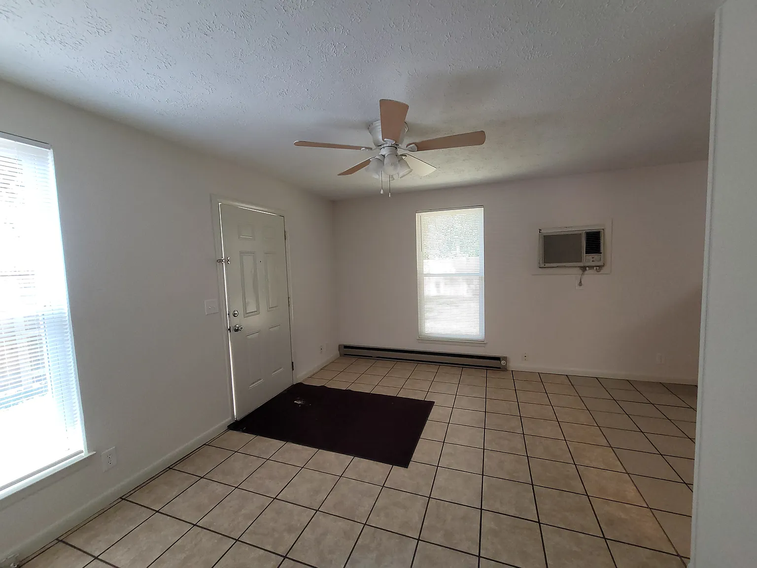2 bed, 650 sqft, $1,095 — Photo 3