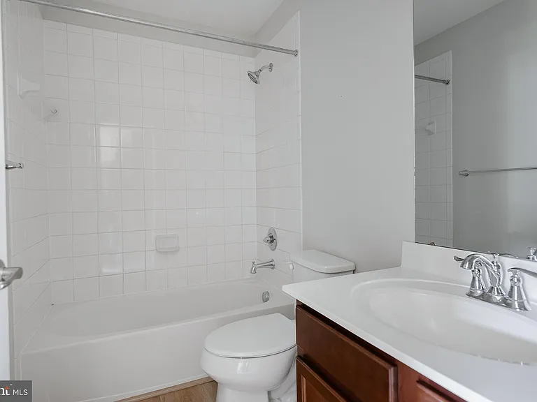 8647 Rosecrans Ln — Photo 24