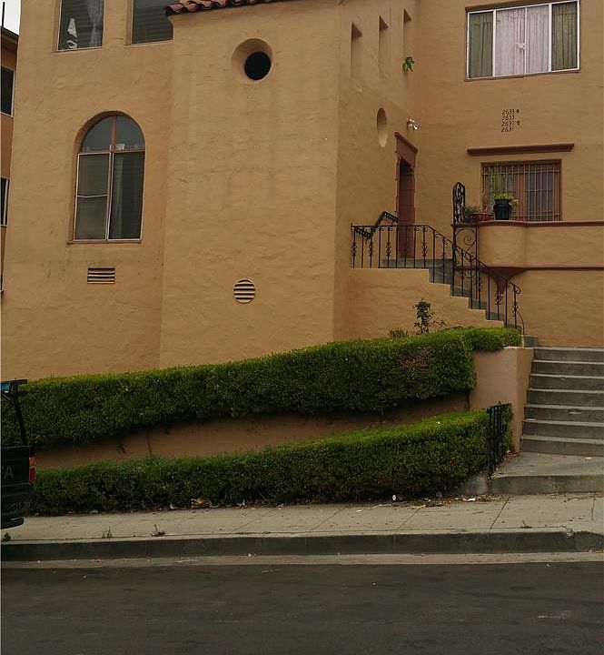 1st image of 2631 S Manhattan Pl