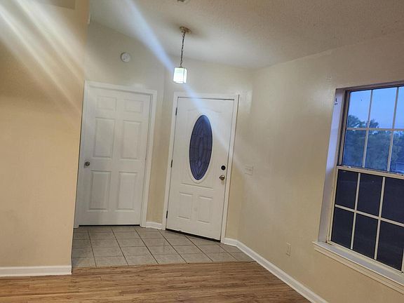 3rd image of 145 Timber Wind Dr