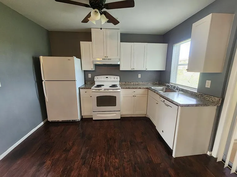 3985 Avanti Cir — Photo 9