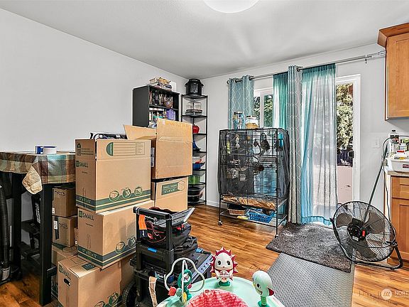 4th image of 12205 220th Avenue Ct E