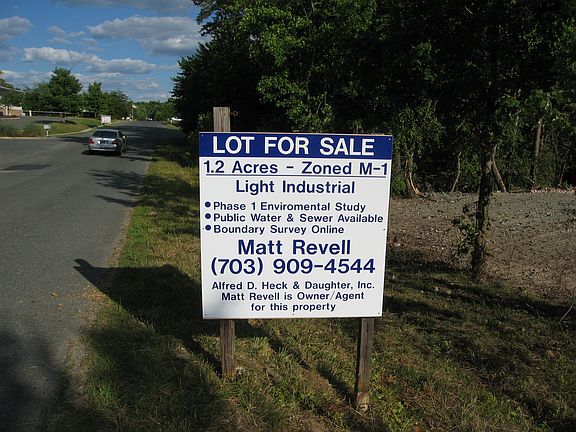 3rd image of Potomac Creek Drive