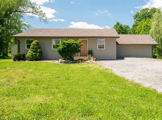 9268 Pin Oak Rd, Edwardsville, IL 62025