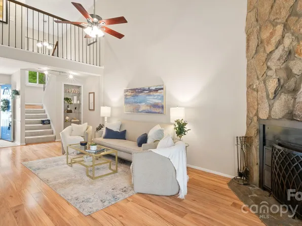 8326 Ramath Dr, Charlotte, NC 28211