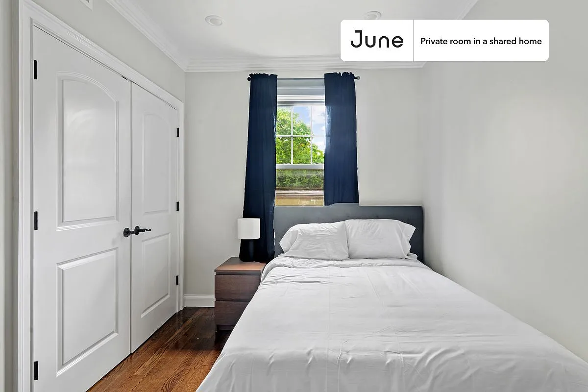 Full bedroom in 4 bed/1.5 bath home in Brighton #569 A — Photo 2
