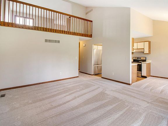 5th image of 579 Park Pl