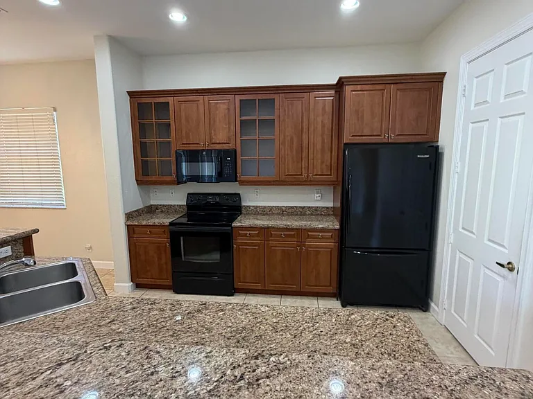 8079 NW 127th Ln #2-F — Photo 8