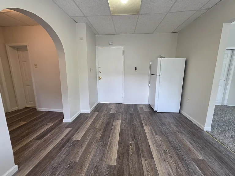 1366 E 58th St #3 — Photo 14