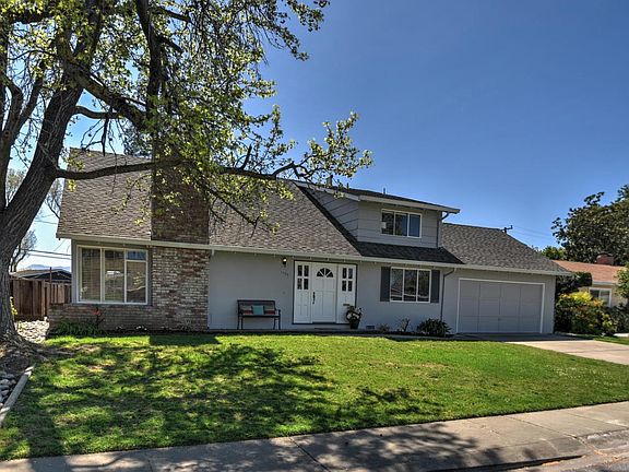 2nd image of 1702 Montemar Way