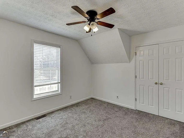 932 Clayton St — Photo 20