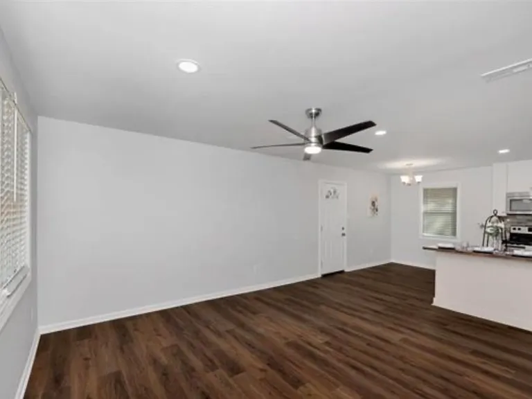3908 W Oak Way SW — Photo 3