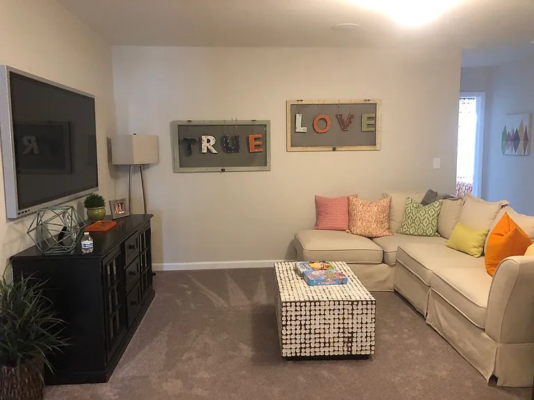 453 Tayberry Ln — Photo 13