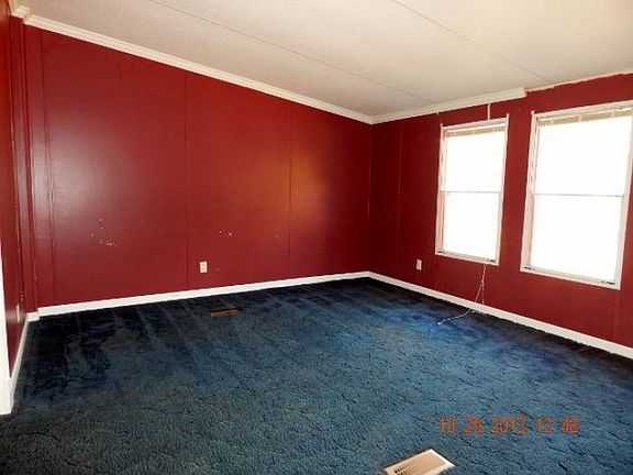 4th image of 1567 Roseland Dr