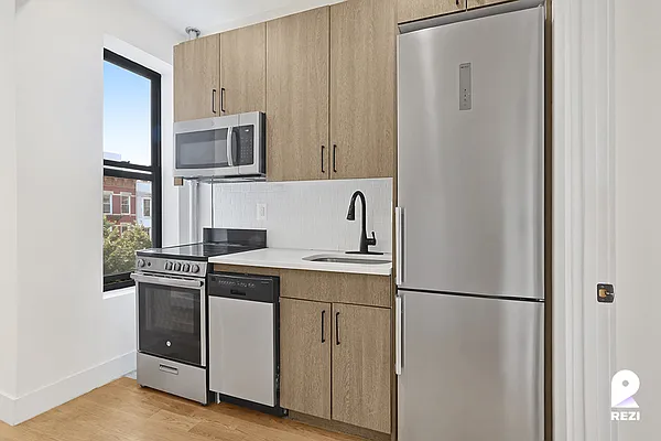 Rented by REZI | media 8