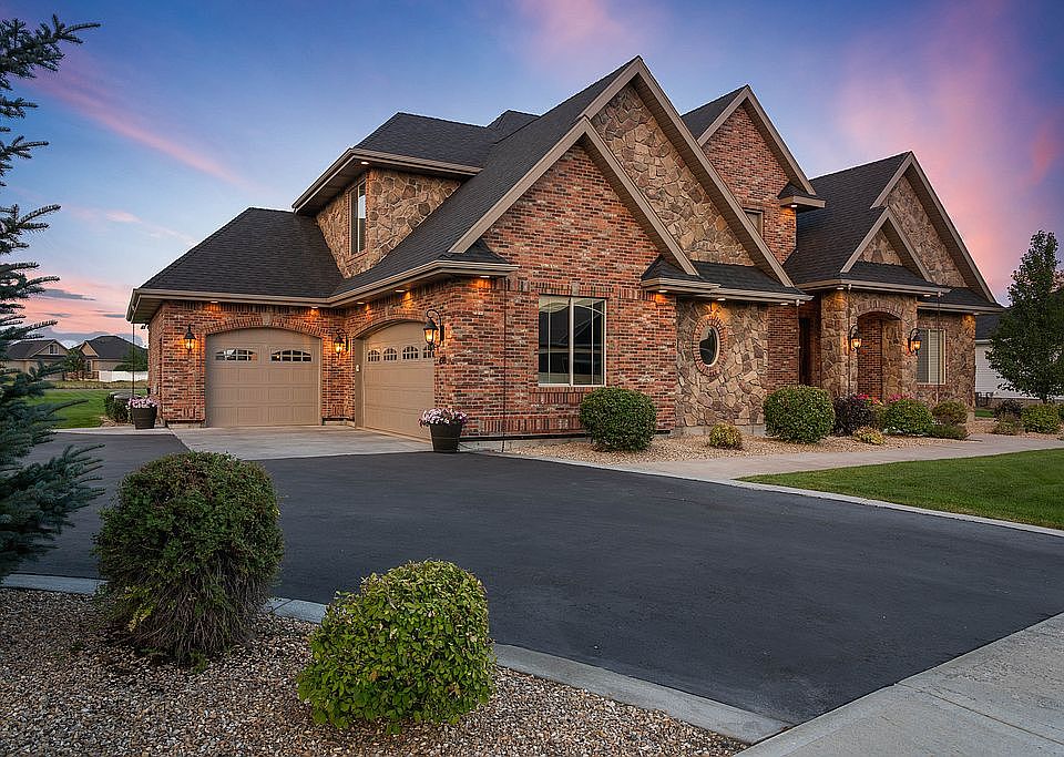 1st image of 4980 River Bend Ln