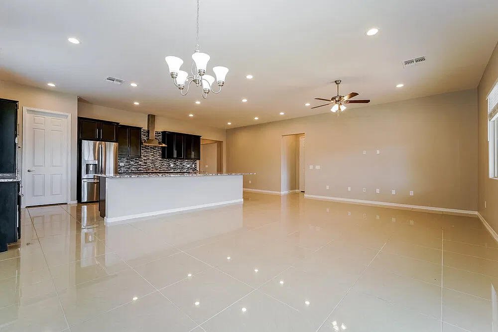 3 bed, 2.0 bath, 2300 sqft, $2,565 — Photo 4