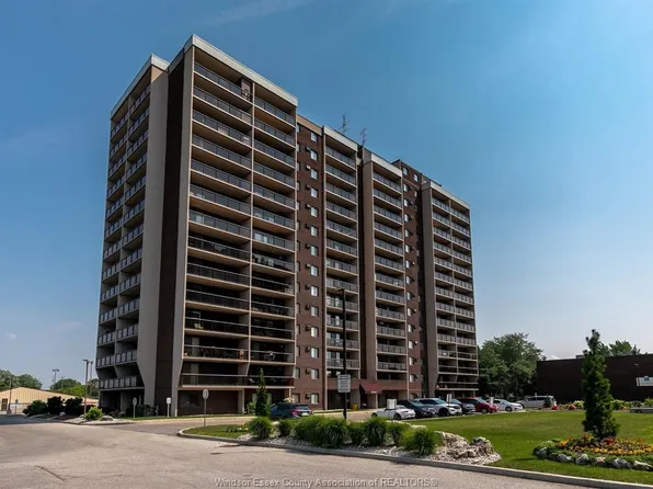 9099 Riverside Dr E #180E, Windsor, ON N8S 4R1