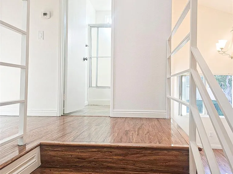 430 E Valencia Ave #D — Photo 9